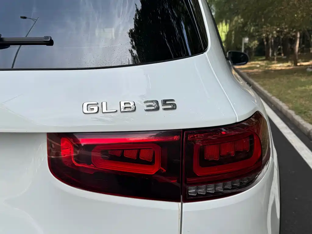 Mercedes-Benz GLB AMG — миниатюра 10