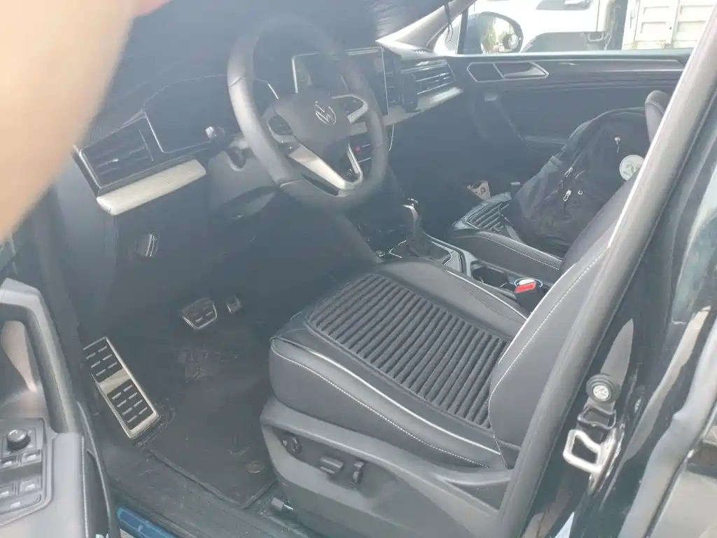 Volkswagen Tiguan L — миниатюра 17
