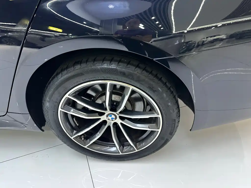 BMW 5 Series — миниатюра 26