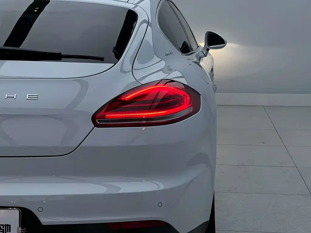 Porsche Panamera — миниатюра 7