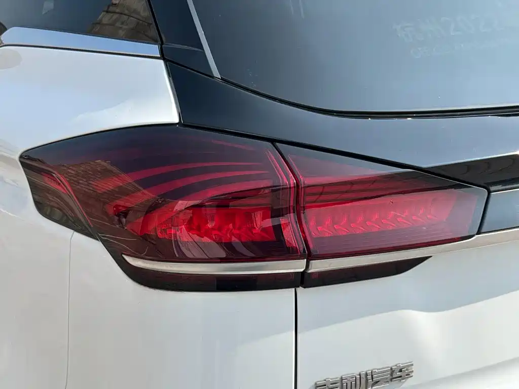 Geely Boyue — миниатюра 8