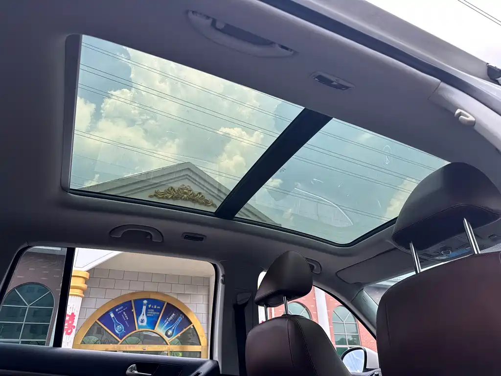 Volkswagen Tiguan — миниатюра 17
