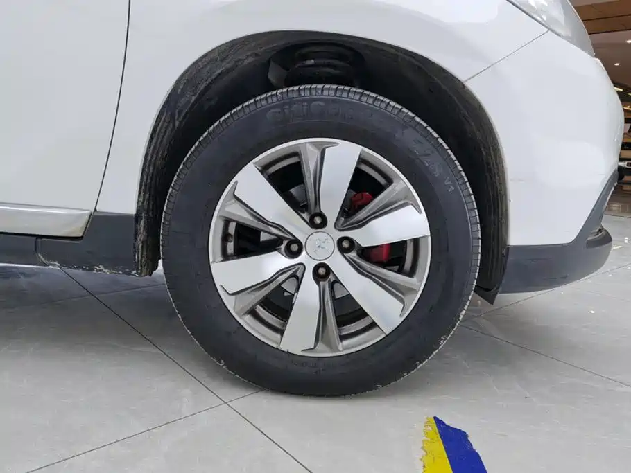 Peugeot 2008 2014 1.6L AT Fashion