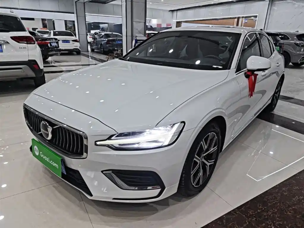 Volvo S60 2023