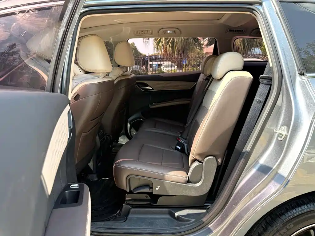 BYD MAX New Energy — миниатюра 7