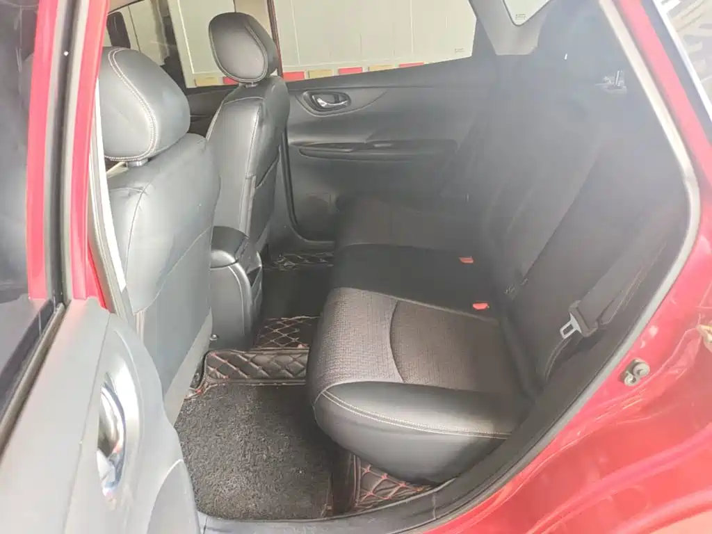 Nissan Tiida — миниатюра 17