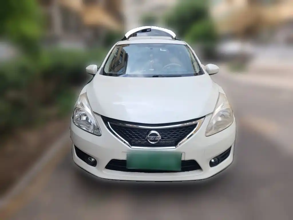 Nissan Tiida — миниатюра 3
