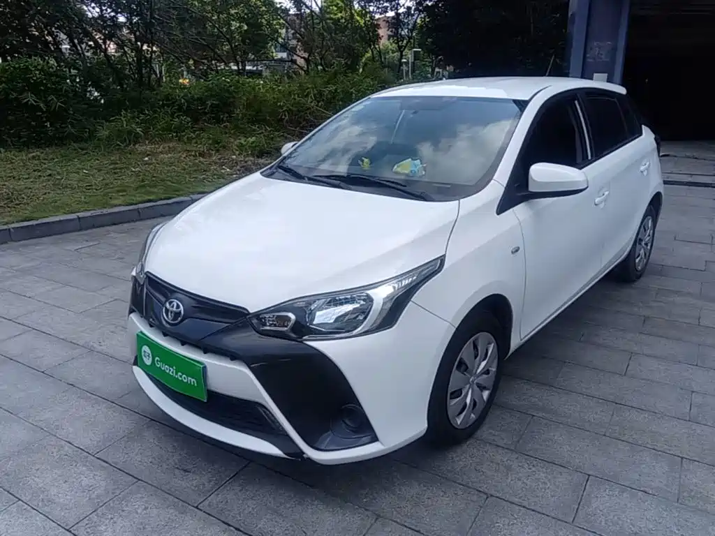 Toyota Yaris L — миниатюра 2