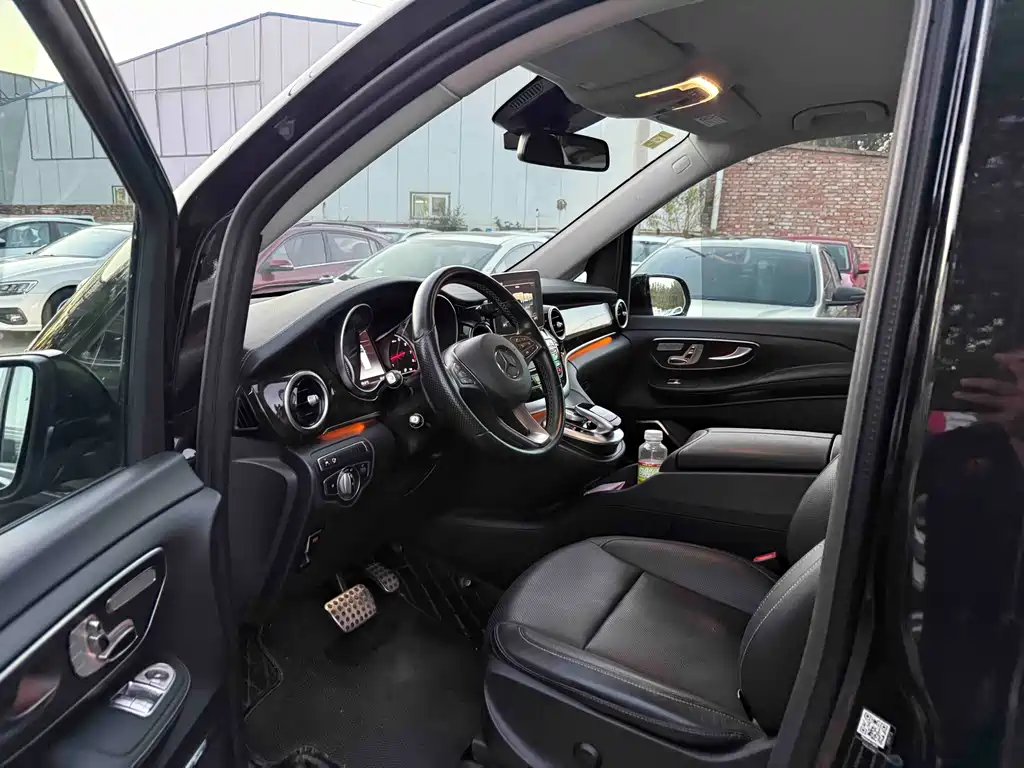 Mercedes-Benz V-Class — миниатюра 4