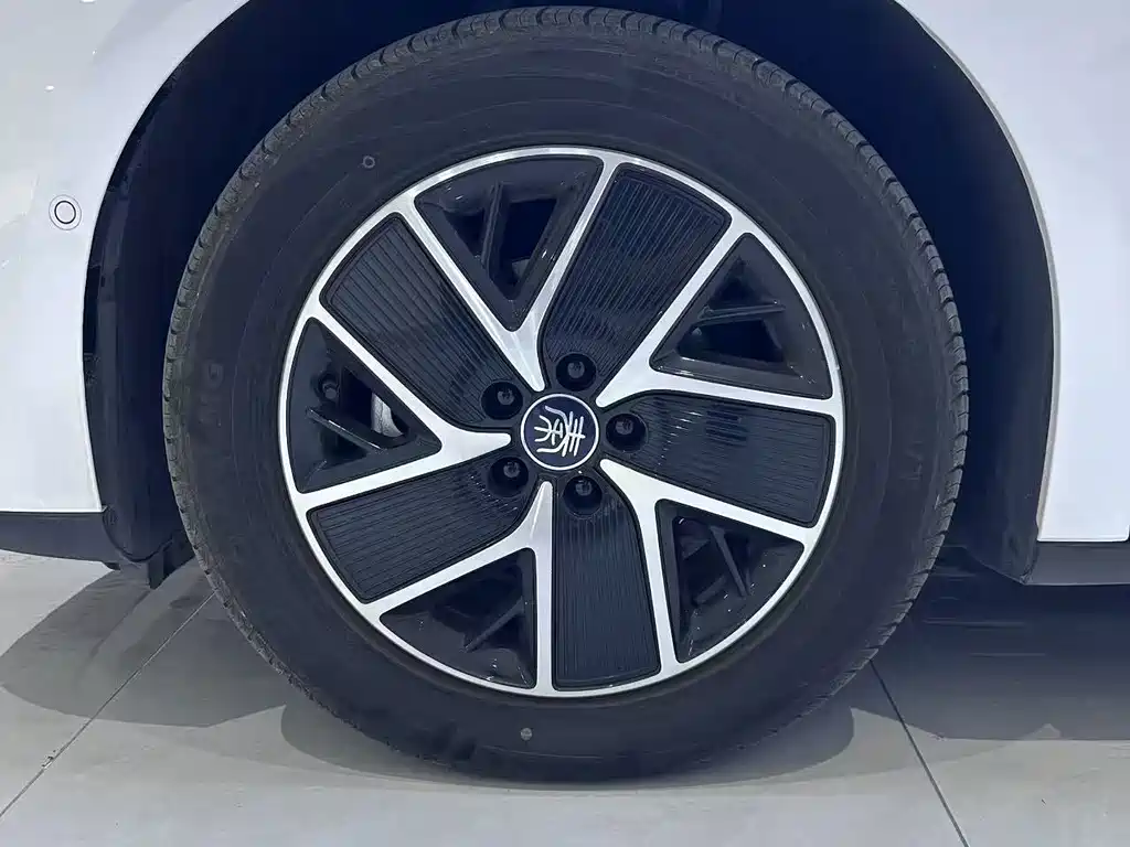 BYD Qin L — миниатюра 3