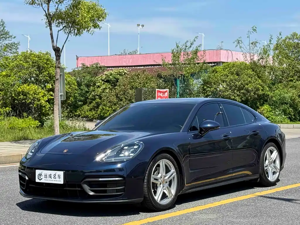 Porsche Panamera 2022
