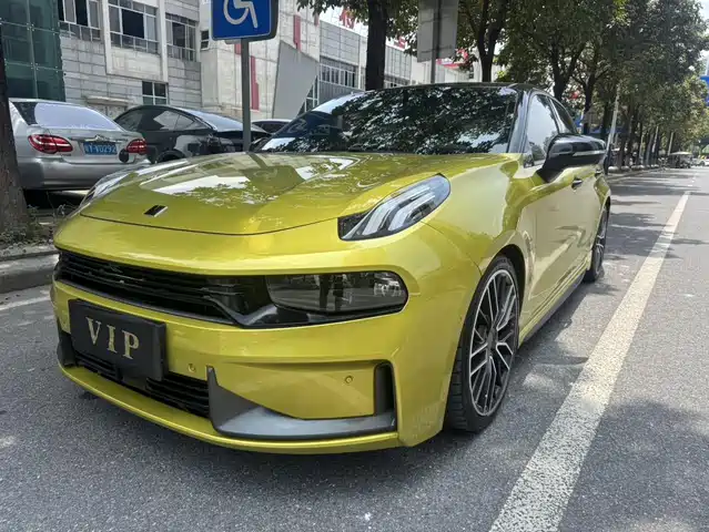2019 Lynk & Co 03