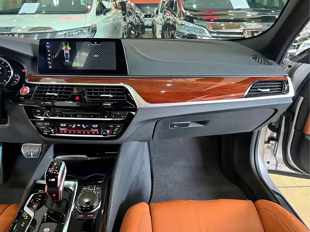 BMW M5 — миниатюра 15