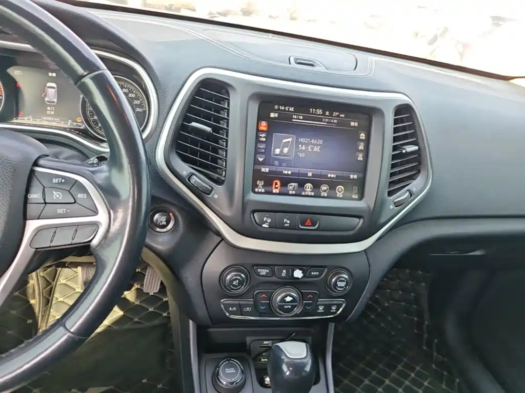 Jeep Cherokee — миниатюра 13