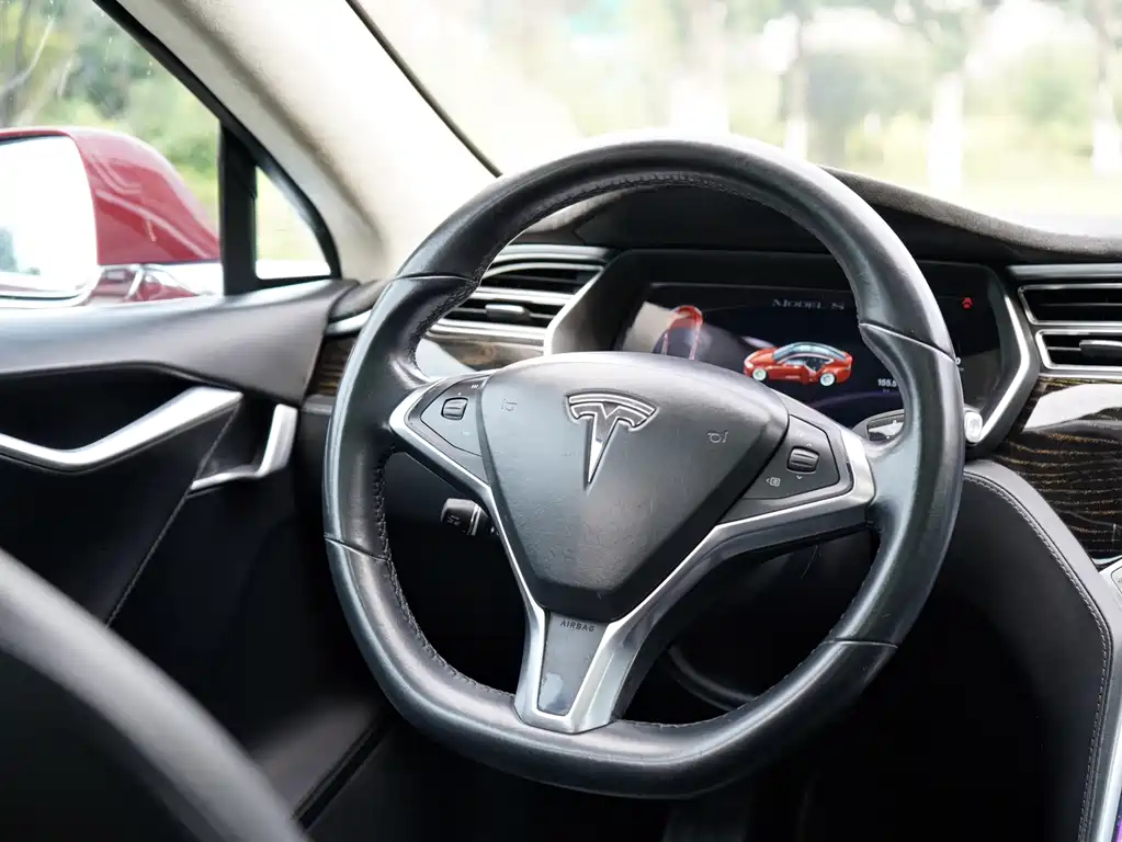 Tesla Model S — миниатюра 6