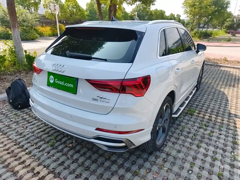 Audi Q3 2023 35 TFSI Fashion (1.4T)
