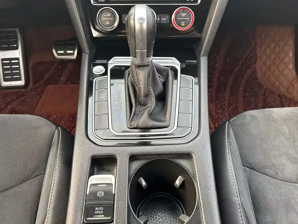Volkswagen CC — миниатюра 8