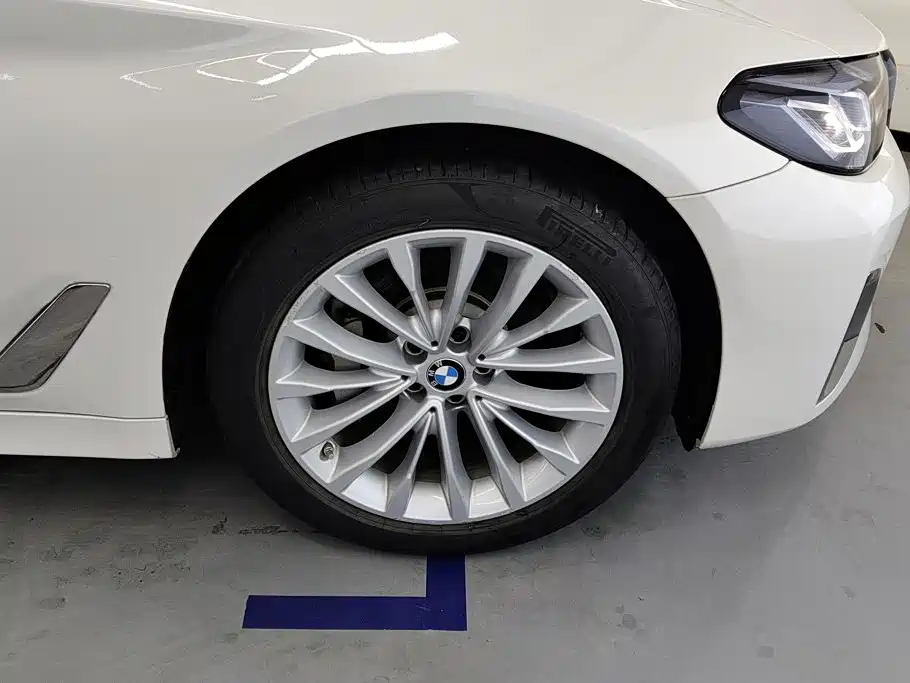 BMW 5 Series 5 2021 535Le Luxury