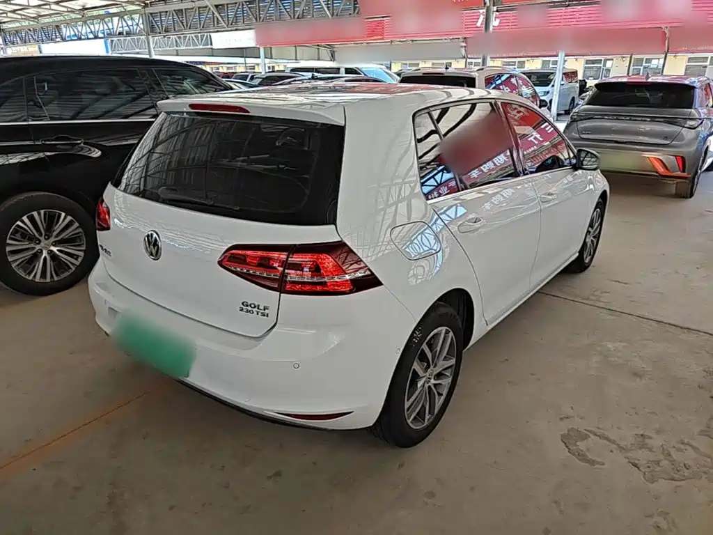 Volkswagen Golf 2017 230TSI AT Luxury