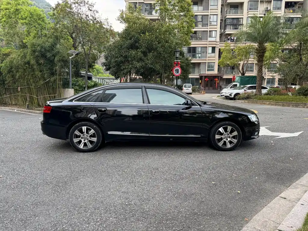 Audi A6L 2011 2.8 FSI Luxury