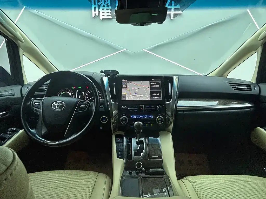 Toyota Vellfire — миниатюра 9