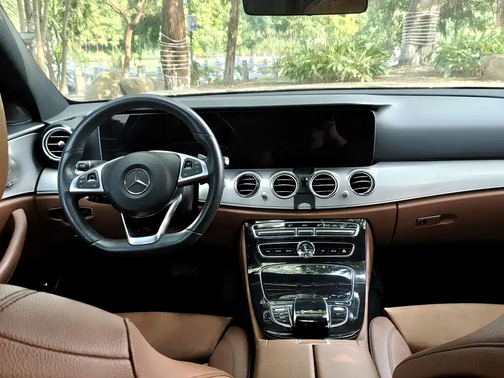 Mercedes-Benz E-Class — миниатюра 4