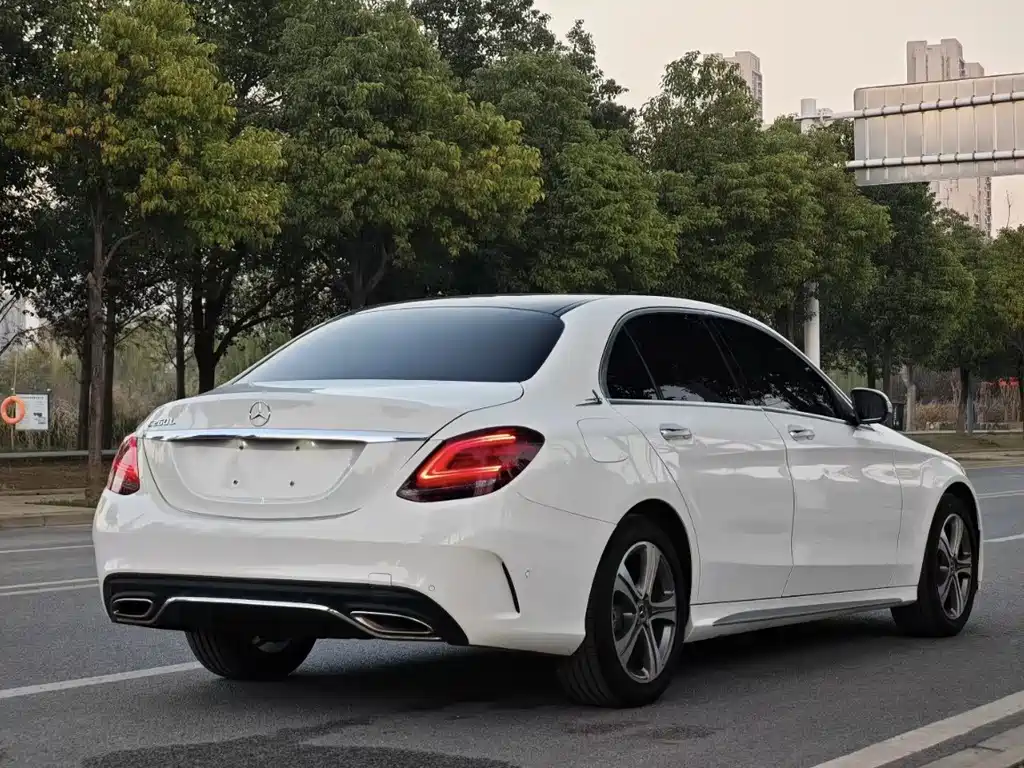 Mercedes-Benz C-Class — миниатюра 7