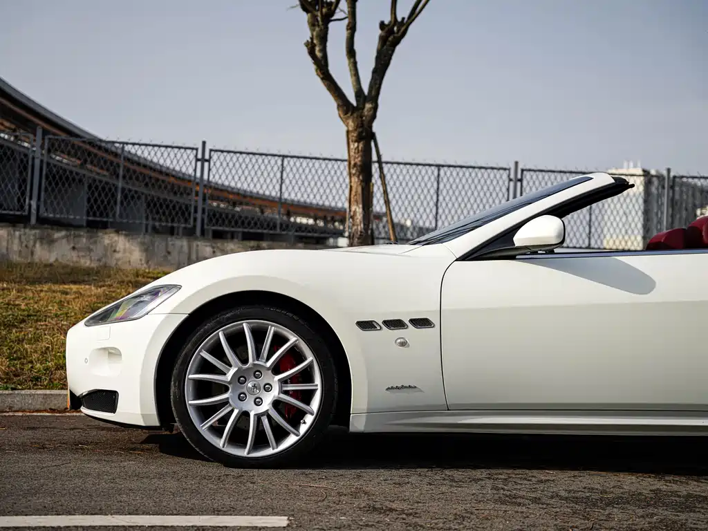 Maserati GranCabrio 2012 4.7L Sport