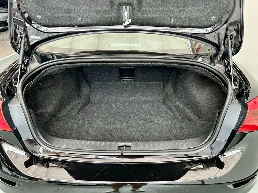 Infiniti Q50L — миниатюра 15