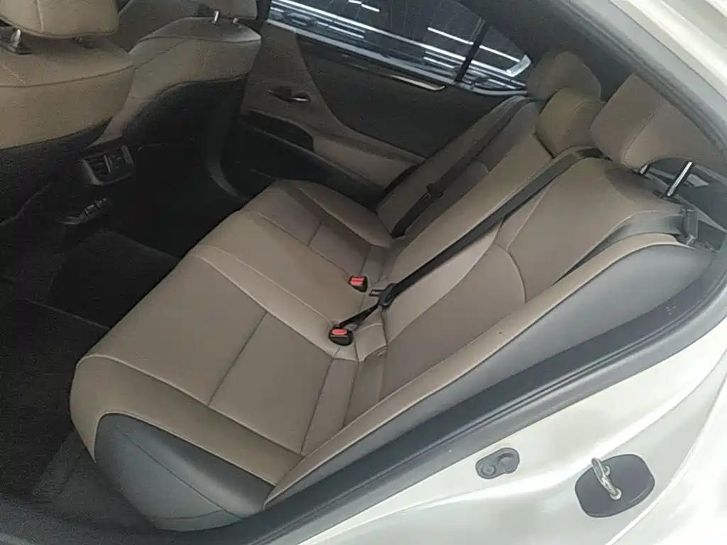 Lexus ES — миниатюра 17
