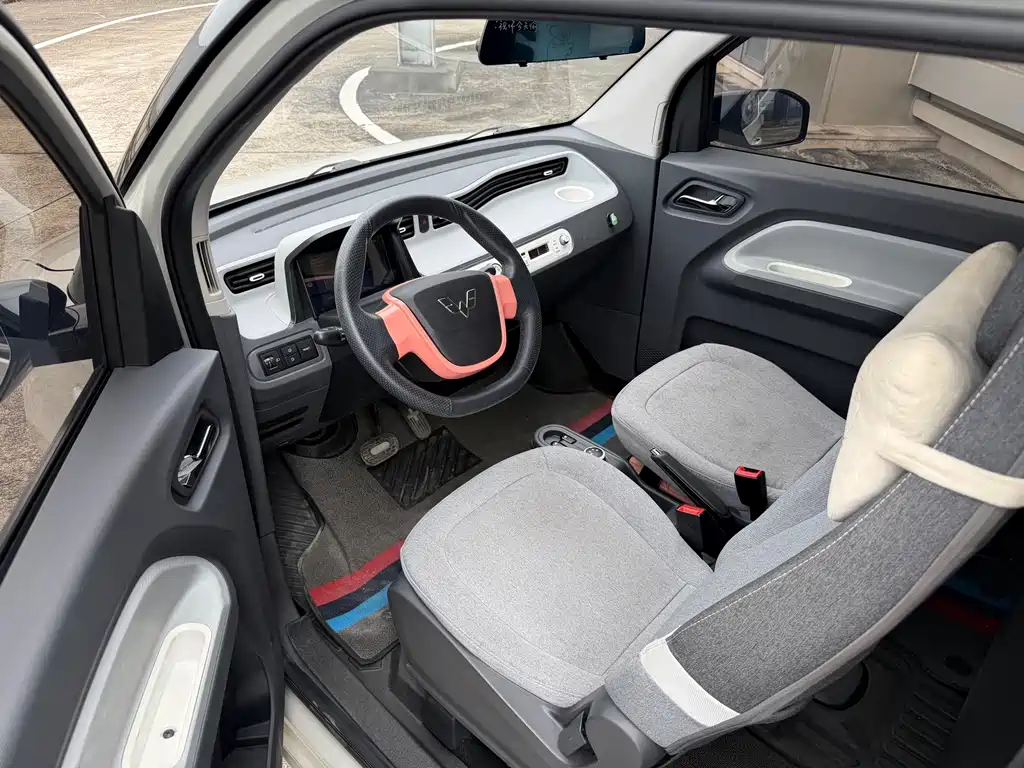 Wuling MINIEV — миниатюра 4