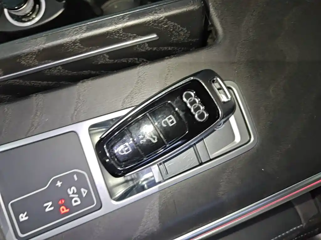 Audi A6L — миниатюра 9