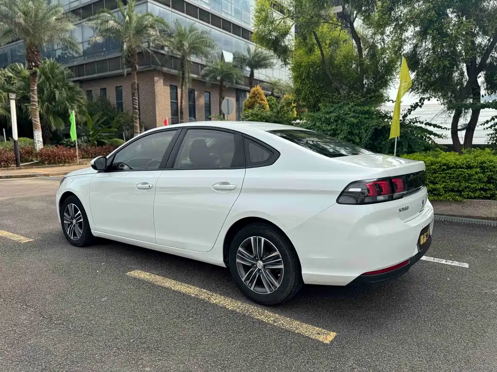 Peugeot 308 — миниатюра 10