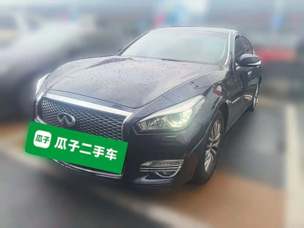 Infiniti Q70