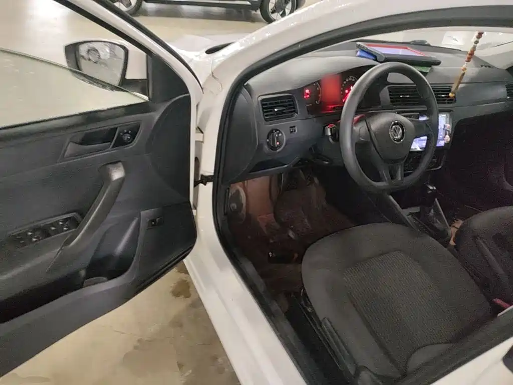 Volkswagen Santana — миниатюра 16