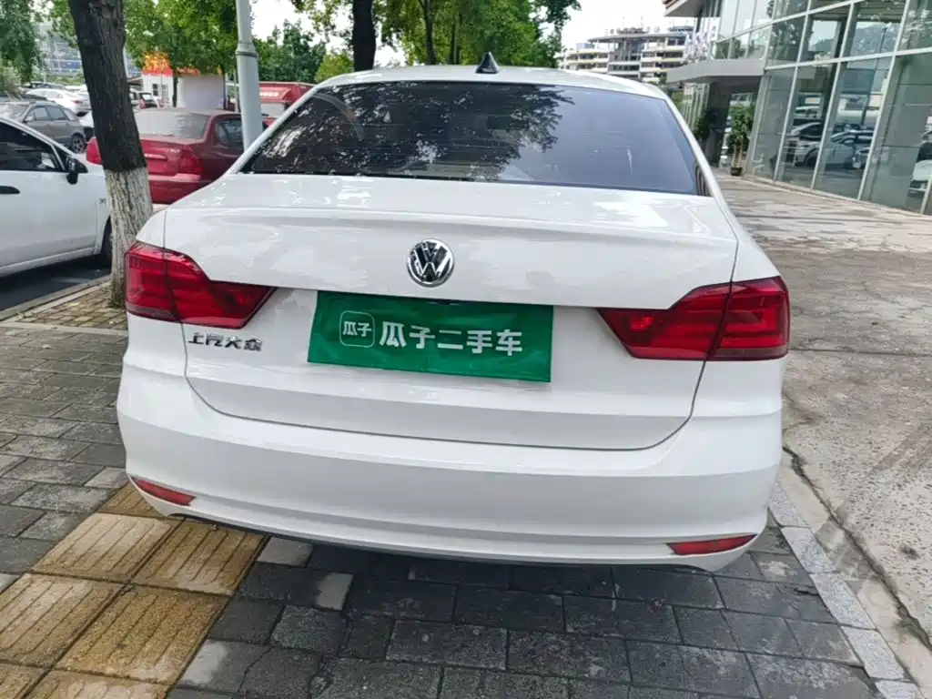 Volkswagen Santana — миниатюра 6