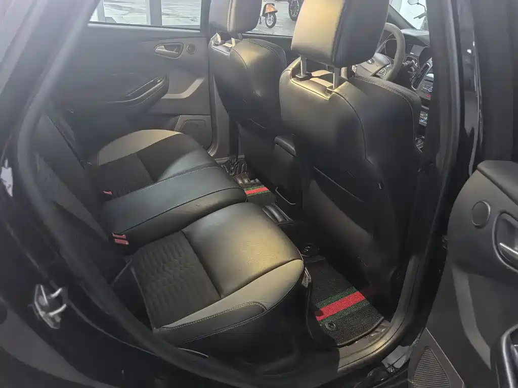 Ford Focus (Import) — миниатюра 5