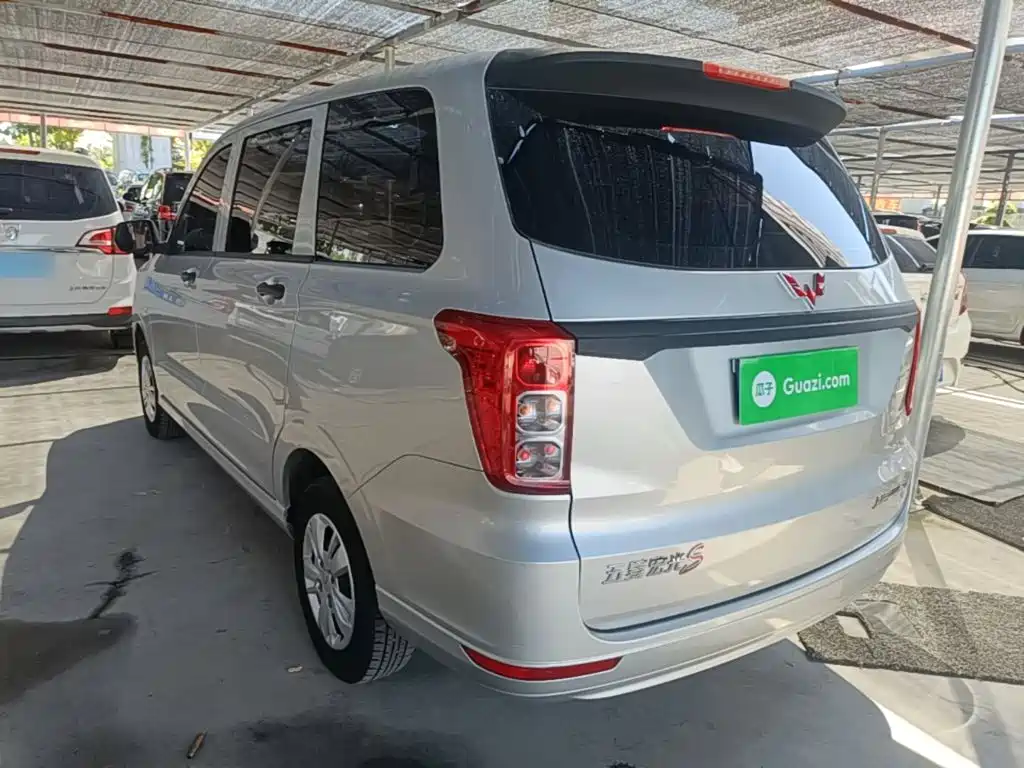 Wuling Hongguang — миниатюра 5