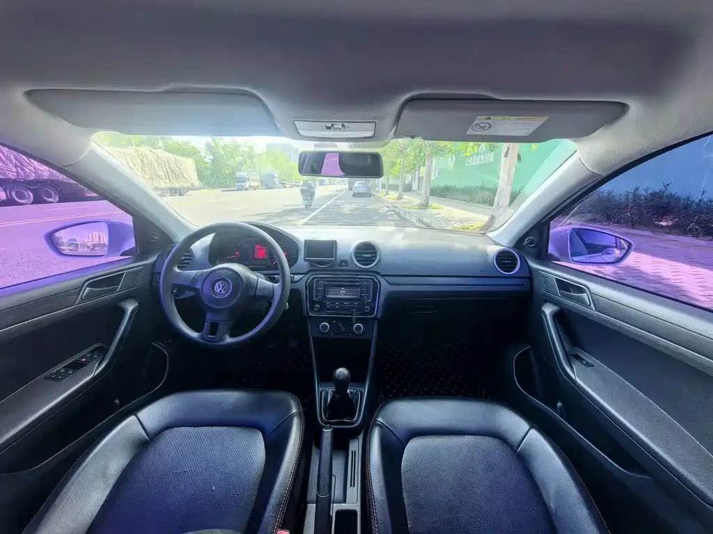 Volkswagen Jetta — миниатюра 9