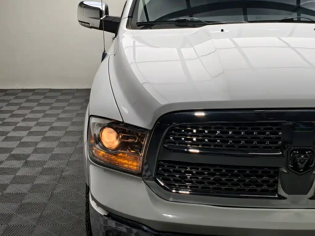 Ram Trucks 2011 1500 Laramie