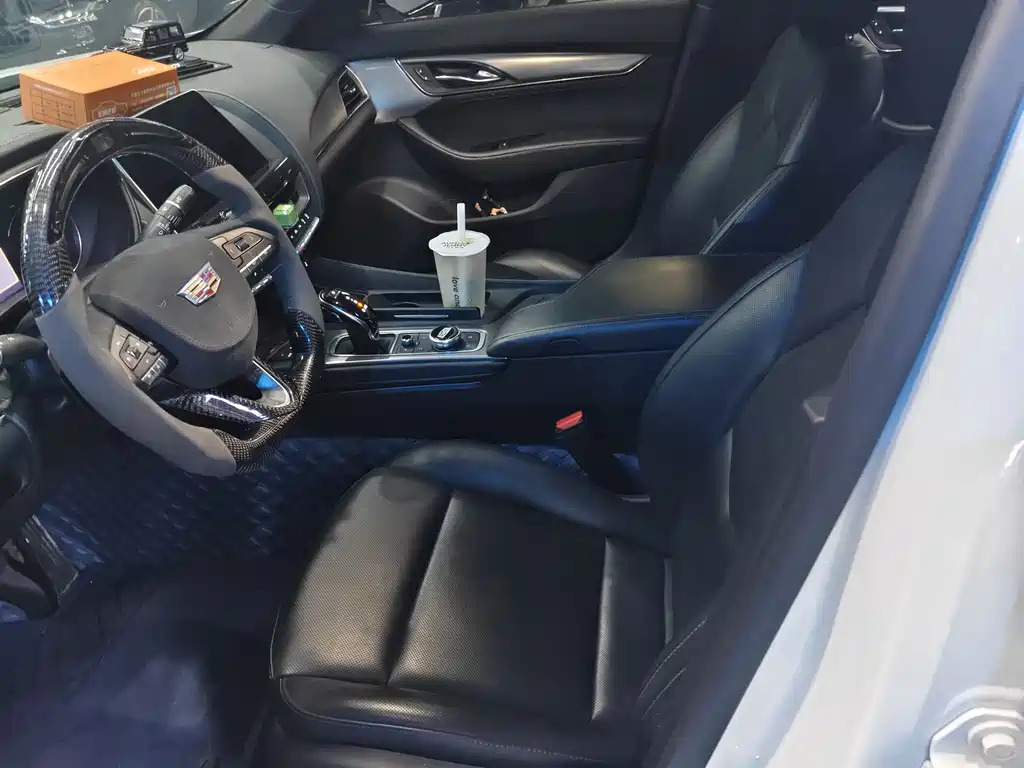 Cadillac CT5 2021 28T Fashion