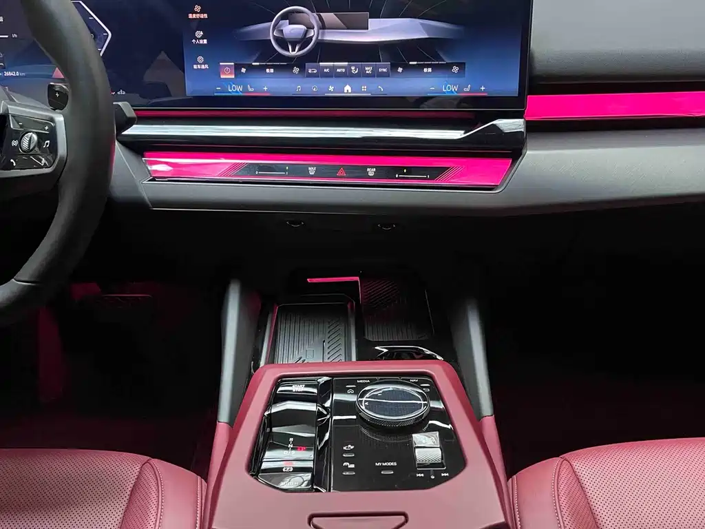 BMW 5 Series — миниатюра 7