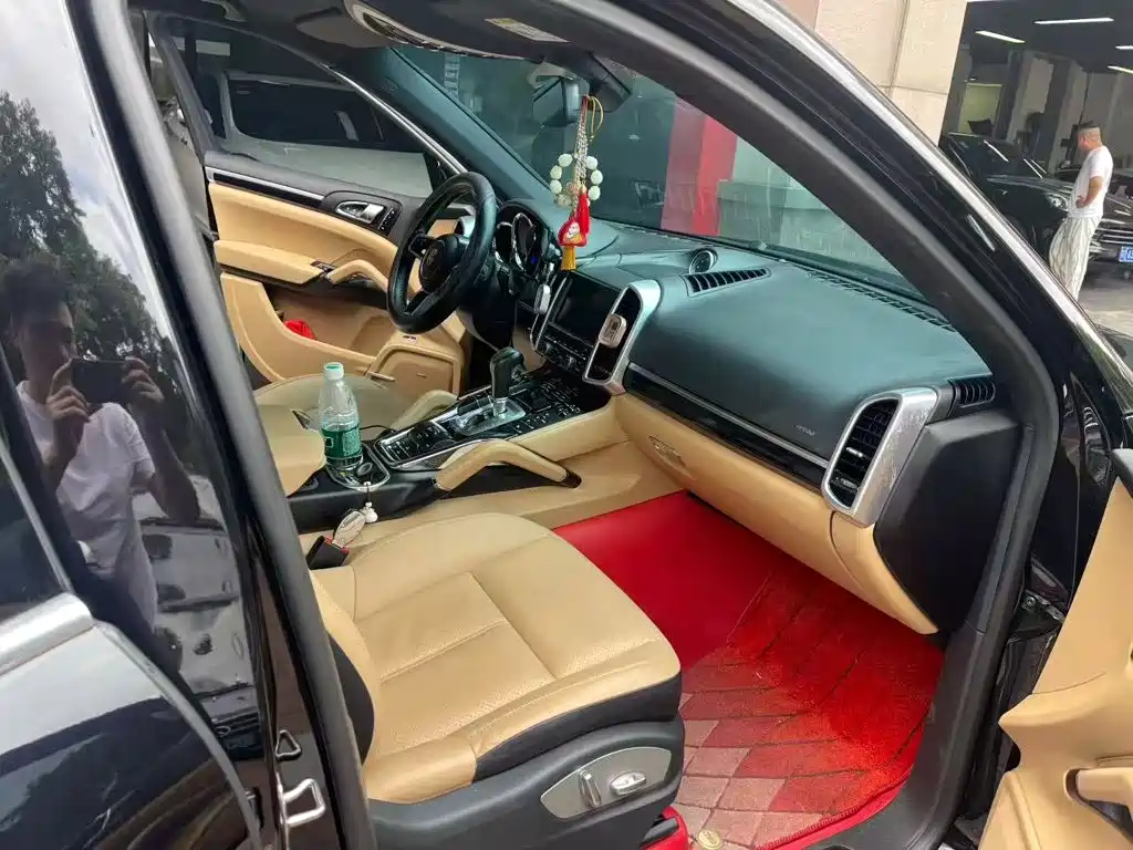 Porsche Cayenne Hybrid — миниатюра 7