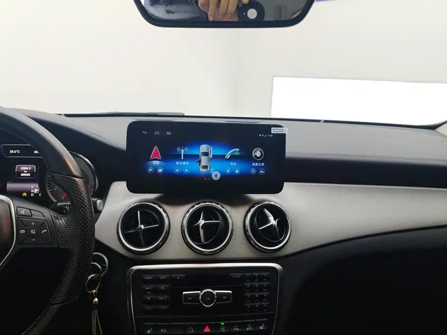 Mercedes-Benz GLA — миниатюра 13