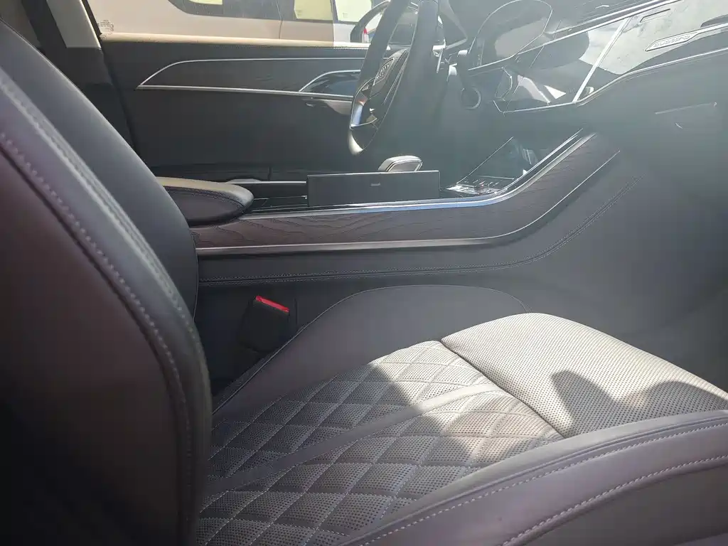 Audi A8 2024 A8L 50 TFSI quattro