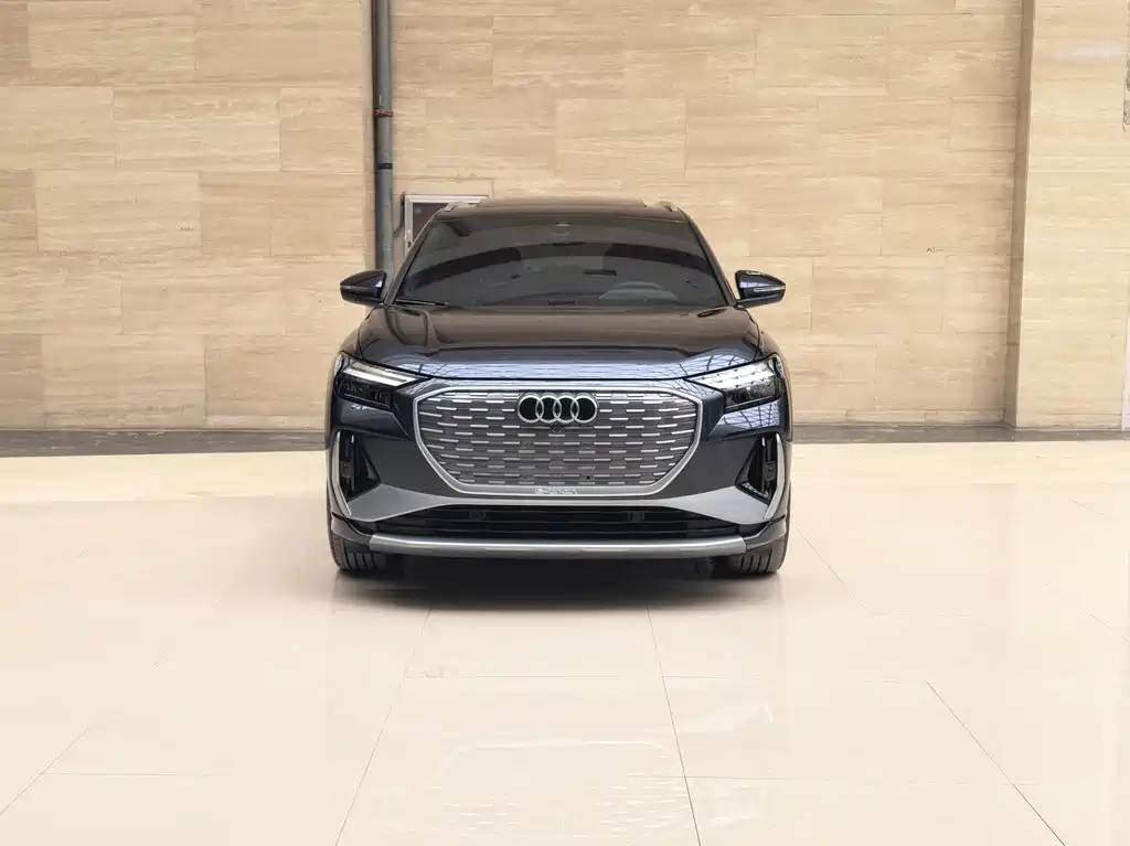 Audi Q4 e-tron — миниатюра 2