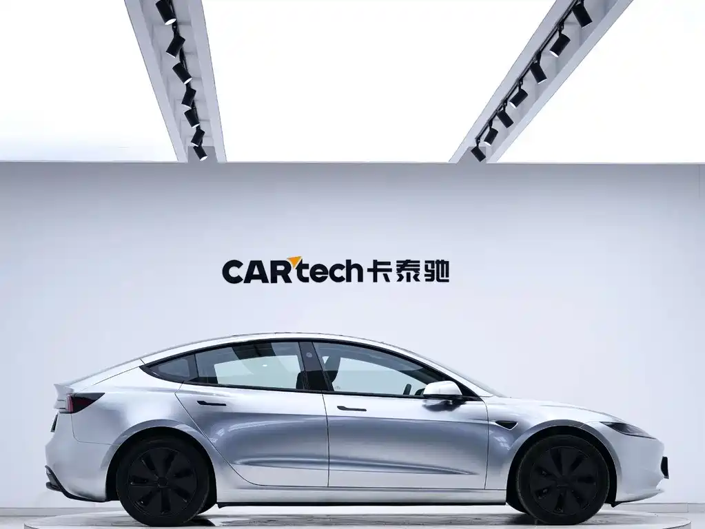 Tesla Model 3 — миниатюра 4