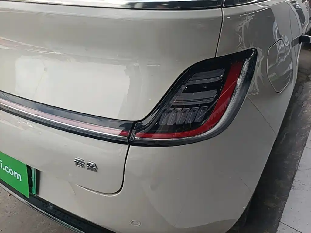 Baojun Yunduo — миниатюра 8