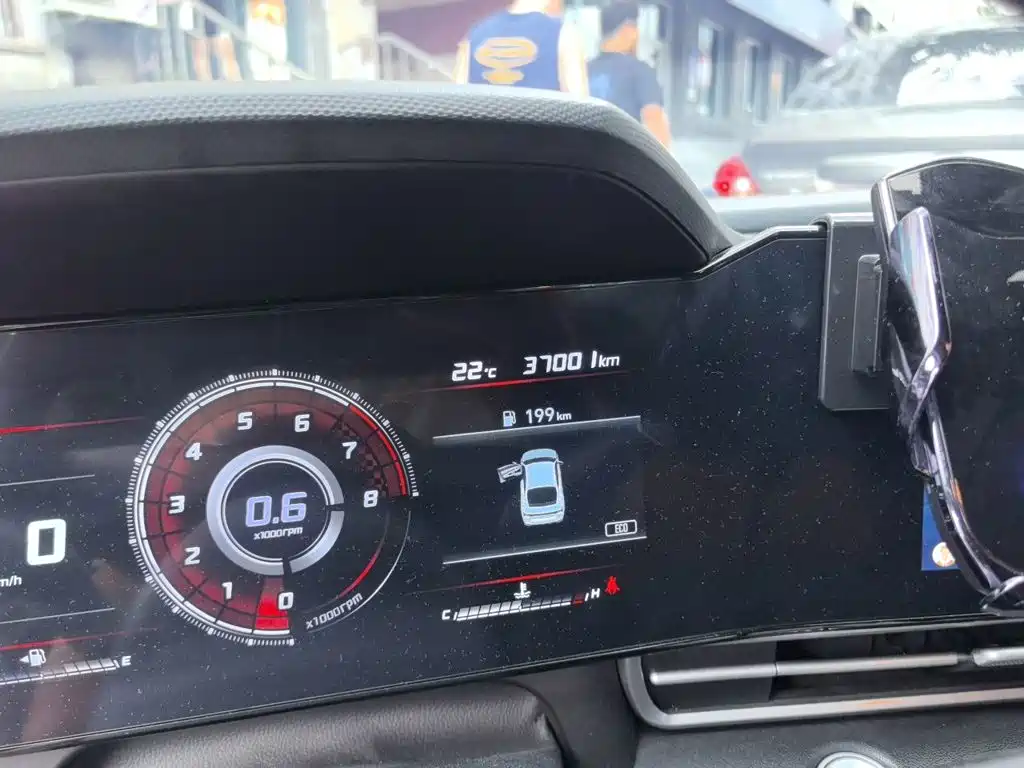Hyundai Elantra — миниатюра 8