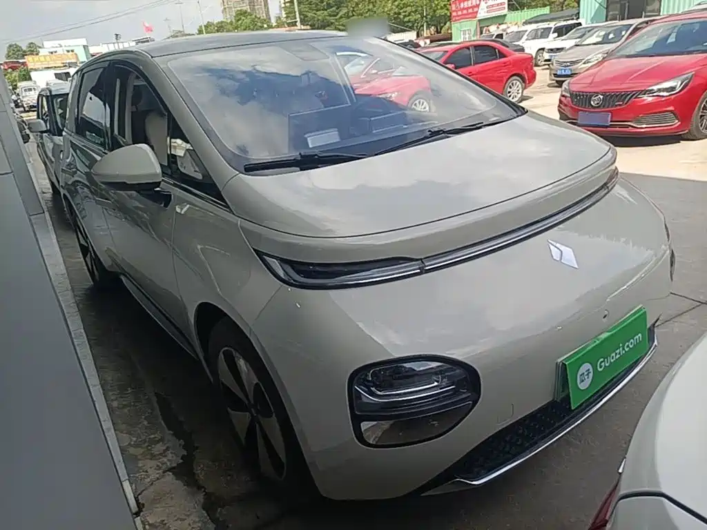Baojun Yunduo — миниатюра 4